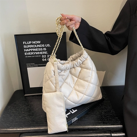 Quilted Diamond PU Leather Shoulder Bag With Chain Strap And Small Zipper Pouch Drawstring Large Underarm Bucket Bag