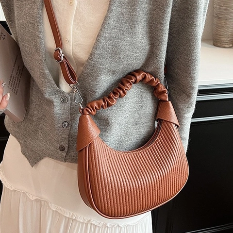 Borsa Hobo Mezzaluna Pieghettata Pelle PU Manico Arricciato Borsa Tracolla Donna Versatile Nicchia Righe Verticali Zip