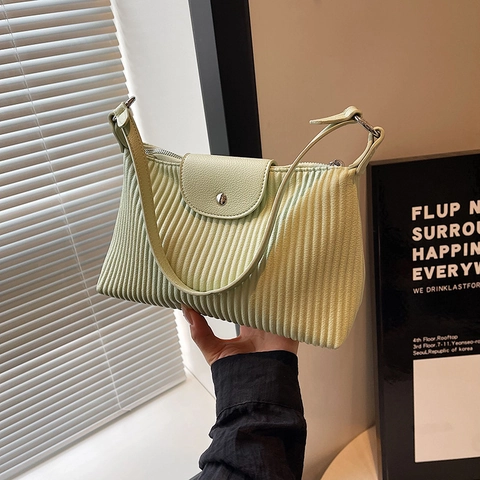 Borsa Sottobraccio Pieghettata Moda Donna Pelle PU Colore Solido Borsa A Spalla Pendolare Patta Fibbia In Metallo Versatile