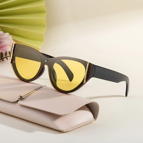 Retro Cat Eye Sunglasses For Women Oversized PC Frame UV400 Protection Fashion Modern Trendy Shade Eyewear