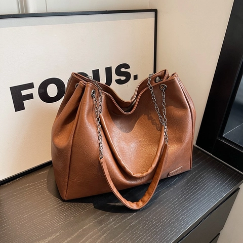 Große Damen Tote Bag Weiches PU Leder Retro Schultertasche Mit Metallkette Minimalistisch Für Alltag