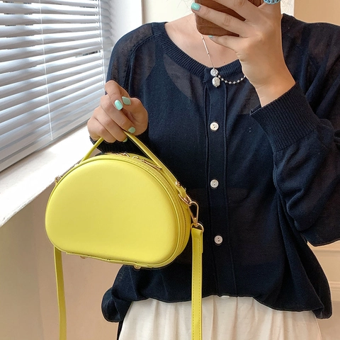 Bolso Bandolera De Concha Vintage Cuero PU Semicircular Bolso De Hombro Con Herrajes Dorados Correa Ajustable Para Mujer Simple