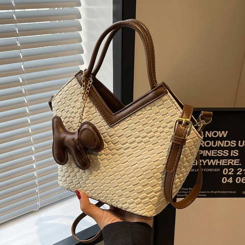 Sac Seau Chic En Cuir PU Tressé Avec Ouverture En V Et Breloque Chien Bandoulière Réglable Sac À Main Pour Femmes