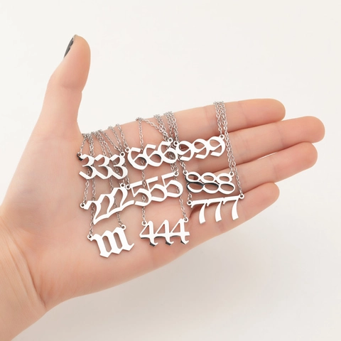 Collana Pendente Numeri Degli Angeli Acciaio Inossidabile Gotico Old English Gioielli Portafortuna Per Donna Uomo