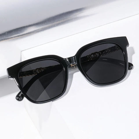 Women Polarized Sunglasses Large Square Frame PC TAC Lens Fashion Metal Chain Temple UV400 Sun Protection Outdoor Driving