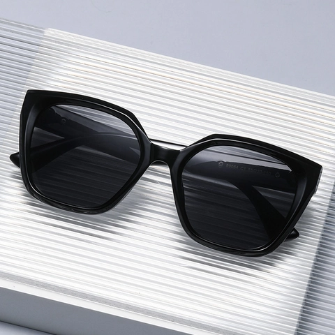 Mode Groot Frame Kattenoog Zonnebril Voor Dames PC UV400 Bescherming Metalen Bloemenpatroon Pootjes Outdoor Reizen