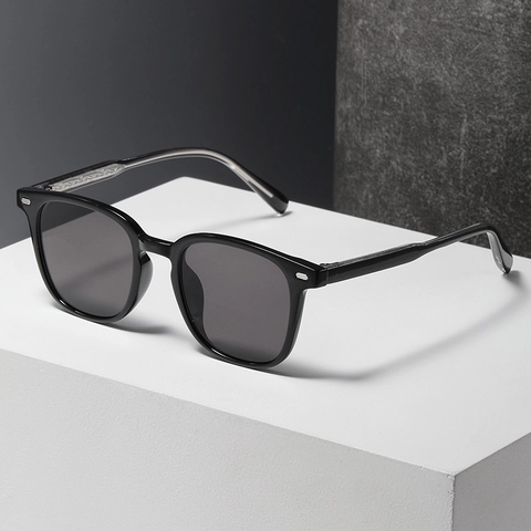 Gafas De Sol Cuadradas PC Protección UV400 Montura Completa Moda Decoración Remaches Para Hombres Mujeres