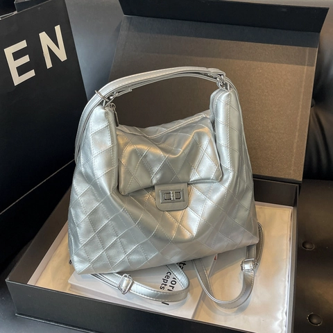 Quilted Tote Bag For Women PU Leather Diamond Lattice Shoulder Handbag With Metal Turn Lock Large Capacity Elegant Trendy