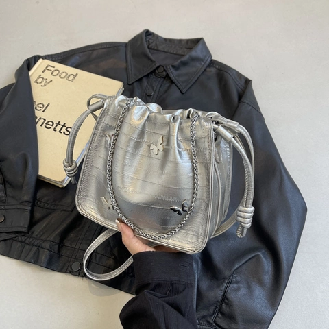 Sac Seau Femme Décor Papillon Cuir PU Cordon Serrage Sac Bandoulière Main Niche Style Y2K Chaîne Métallique