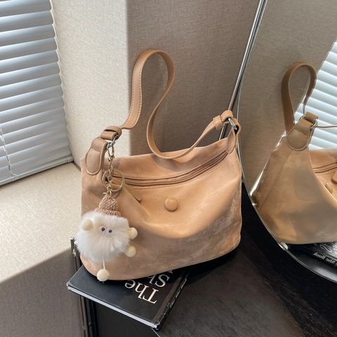 Sac Sous Le Bras Pour Femme En Cuir PU Souple Forme Boulette Sac À Bandoulière Avec Charmant Mouton En Peluche Sac À Main Tendance