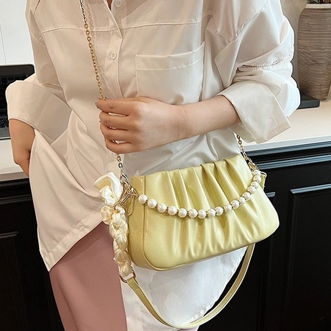 Bolso De Hombro Plisado Para Mujer Cuero PU Cadena Perlas Artificiales Lazo Cinta Satén Elegante Bolso De Mano Con Cadena Metálica
