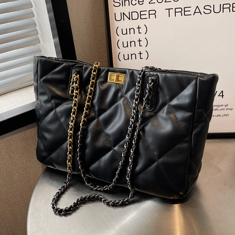 Quilted Tote Bag Diamond Pattern PU Leather Large Capacity Shoulder Bag With Bicolor Chain Strap And Gold Turn Lock For Women