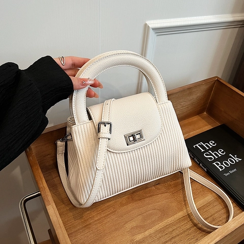 Pleated PU Leather Crossbody Bag Handbag Lychee Pattern Turn Lock Top Handle Fashion Minimalist Adjustable Strap Chic Women