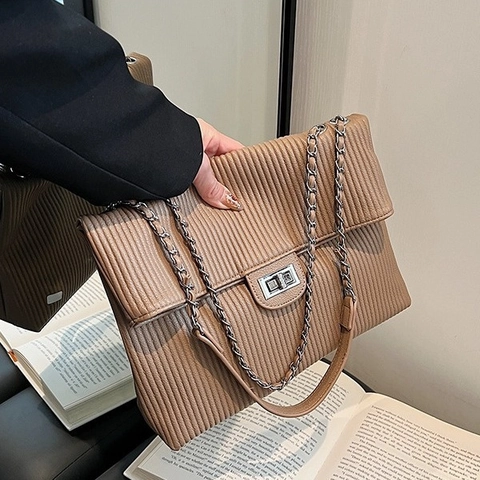 Borsa A Tracolla A Pieghe Verticali Da Donna In Pelle PU Con Patta Tracolla A Catena In Metallo E Chiusura A Scatto