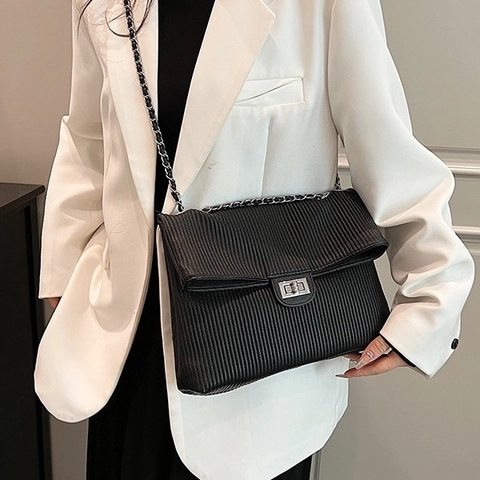 Borsa A Tracolla A Pieghe Verticali Da Donna In Pelle PU Con Patta Tracolla A Catena In Metallo E Chiusura A Scatto