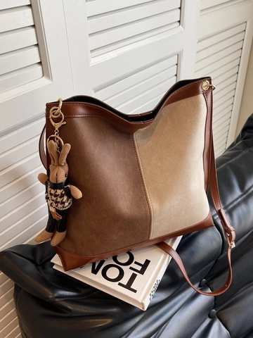 Bolso Cubo De Mujer Color Contrastado Gran Capacidad Cuero PU Ante Costuras Bolso De Hombro Con Colgante De Conejo