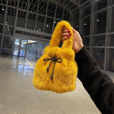 Borsa A Secchiello In Pelliccia Sintetica Peluche Con Tracolla In Pelle PU E Chiusura A Coulisse Borsa Da Donna