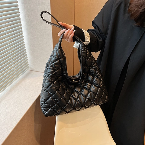 Sac Fourre-Tout En Cuir PU Matelassé Grande Capacité Sac À Épaule Rembourré Style Hobo Mode Sac À Main Femme Loisirs