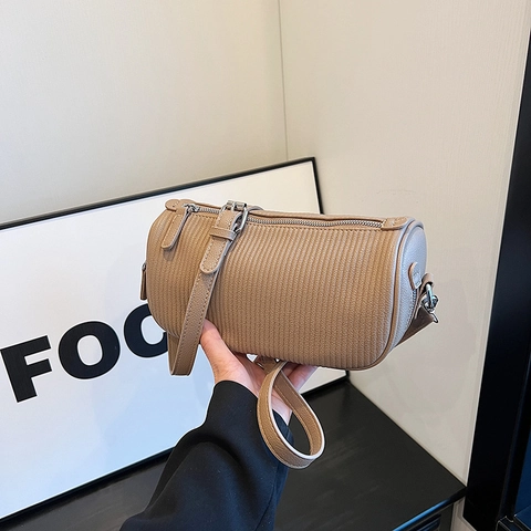 Women Pleated Barrel Shoulder Bag PU Leather Vertical Ribbed Cylindrical Crossbody Bag Minimalist Retro Silver Hardware
