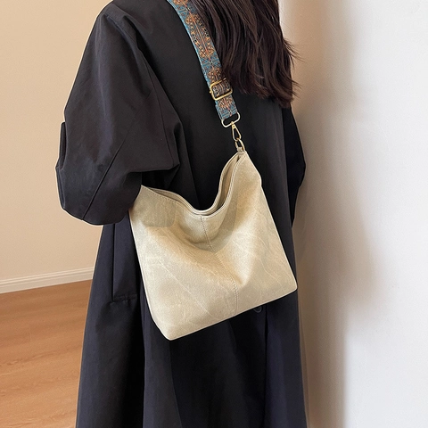Damen Hobo Umhängetasche Vintage PU Leder Große Kapazität Mit Besticktem Breitem Riemen Boho Umhängetasche