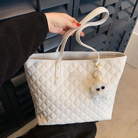 Borsa Tote Trapuntata A Rombi Grande Capacità Pelle PU Borsa A Spalla Alla Moda Per Donna Con Pendente In Peluche