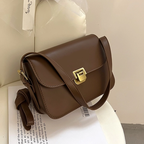 Retro PU Leather Crossbody Bag For Women Gold Metal Buckle Chic Solid Color Flap Shoulder Bag For Daily Commuting