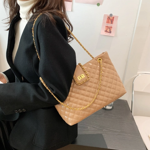 Gesteppte Schultertasche Mit Rautenmuster PU Leder Goldene Kette Große Kapazität Pendler Mode Tragetasche Für Damen