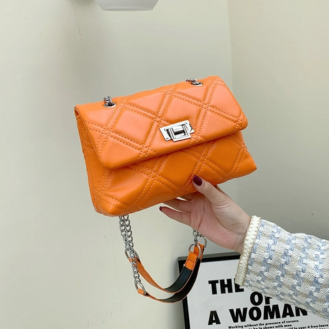 Women Quilted Chain Shoulder Bag Rhombic Pattern PU Leather Crossbody Small Square Bag With Metal Lock Stylish