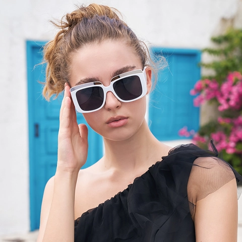 Women Fashion Oversized Square Sunglasses UV400 Protection Vintage PC Metal Trim Sun Glasses Daily Outdoor Eyewear
