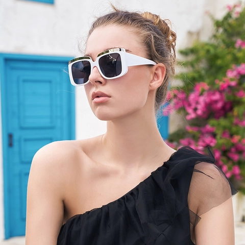 Women Fashion Oversized Square Sunglasses UV400 Protection Vintage PC Metal Trim Sun Glasses Daily Outdoor Eyewear