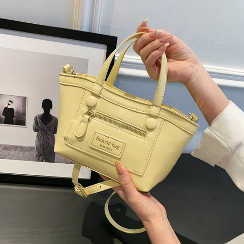 PU Leather Handbag Crossbody Bag Niche Design Vertical Square Chic Shoulder Purse With Decorative Zipper Pocket For Women
