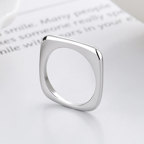 Minimalistischer Quadratischer Geometrischer Ring Kupfer Galvani Poliert Flache Oberfläche Trendiger Schmuck Für Damen Herren