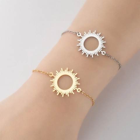Bracciale Da Donna In Acciaio Inossidabile Ciondolo Sole Traforato Regolabile Placcato Oro 18K Gioielli Minimalisti