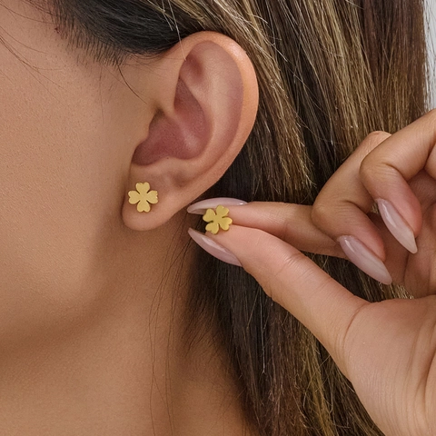Stainless Steel Four Leaf Clover Heart Stud Earrings For Women Minimalist Gold Steel Black Polished Fashion Jewelry Ear Studs