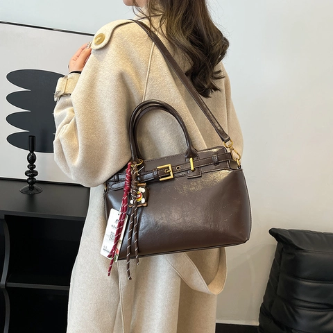 Vintage Damen Tote Bag PU Leder Schulter Umhängetasche Handtasche Mit Dekorativem Gürtel Und Sternanhängern Retro Mode