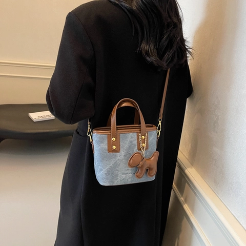 Sac Seau Vintage Cuir PU Texture Denim Sac À Main Bandoulière Avec Charm Chien Pour Femmes