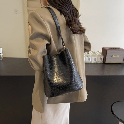 Bucket Bag Aus PU-Leder Mit Krokodilprägung Große Kapazität Umhängetasche Für Damen Pendler Retro-Stil