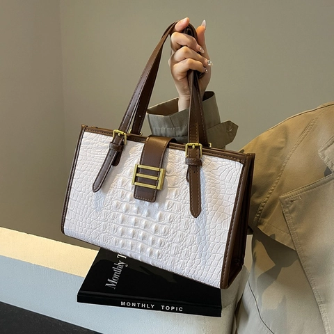 Crocodile Embossed PU Leather Tote Shoulder Bag Large Capacity Golden Buckle Retro Elegant Commuter For Women