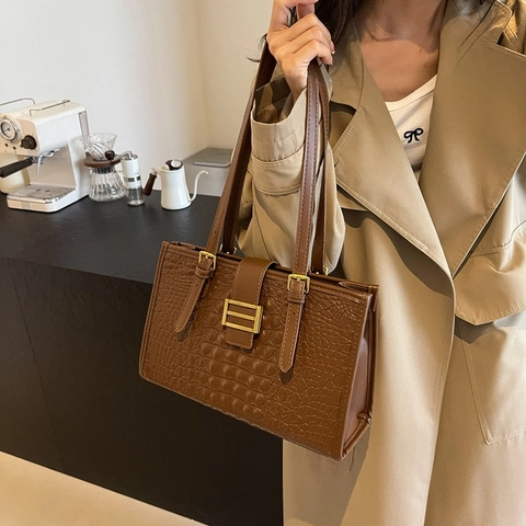 Crocodile Embossed PU Leather Tote Shoulder Bag Large Capacity Golden Buckle Retro Elegant Commuter For Women