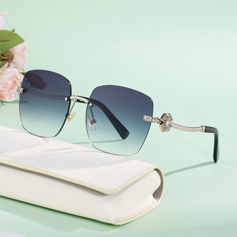Frameless Square Sunglasses Women Fashion PC Gradient Lens UV400 Rhinestone Clover Decor High-End Eyewear Elegant