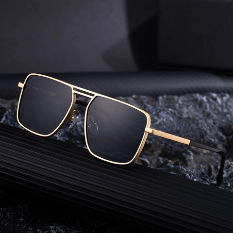 Vintage Square Frame Sunglasses Men Metal Double Bridge PC Lens UV400 Fashion Eyewear For Outdoor Driving Party Outfit
