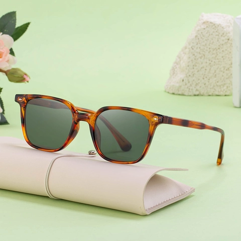 Retro Square Frame Sunglasses UV400 Protection PC Frame Metal Core Fashion Outdoor Eyewear Men Women