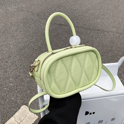 Dames PU Lederen Golf Gewatteerde Ovalen Schoudertas Crossbody Tas Met Handvat En Marmeren Bal Bedel Verstelbare Riem