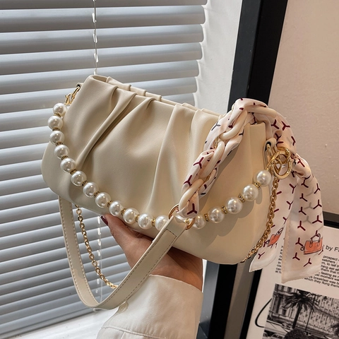 Gerüschte Plissierte Unterarm Schultertasche PU Leder Wolkenform Mit Künstliche Perlenkette Und Schalumwickeltem Griff Mode Für Damen