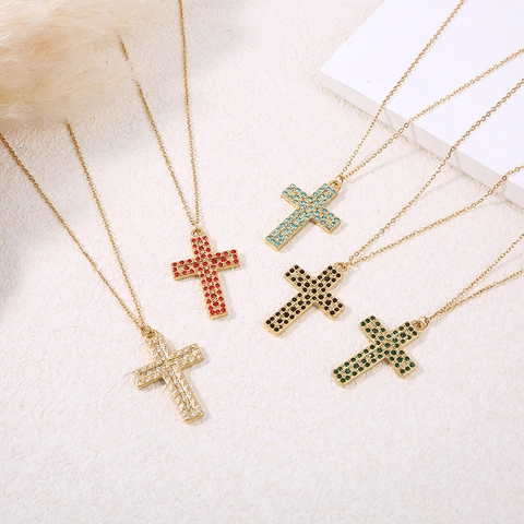 Collier Pendentif Croix Plaqué Or Acier Inoxydable Avec Zircone Cubique Colorée Style Hip Hop Minimaliste Pour Femme
