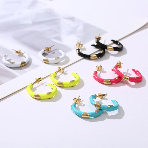 Boucles D'oreilles Créoles En Acier Inoxydable Avec Émail Coloré En Forme De C Décor De Points Dorés Bijoux Géométriques Pour Femmes