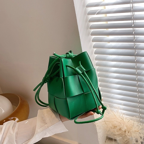 Women Fashion Woven Bucket Bag Small PU Leather Drawstring Crossbody Shoulder Bag Square Grid Minimalist Style