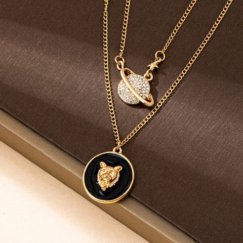 Collana A Doppio Strato Con Pendente Tonalità Oro Rilievo Testa Di Tigre Smalto Tondo Pianeta Saturno Gioielli Retro Donna