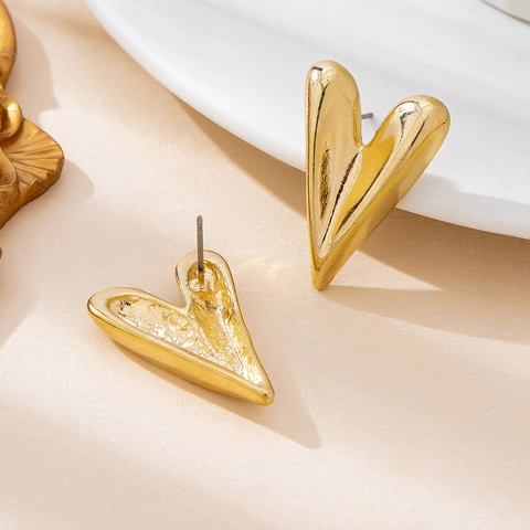Längliche Herz Ohrstecker Legierung Mit Edelstahl Ohrstecker Geometrisch Minimalistisch Metallische Textur Für Frauen