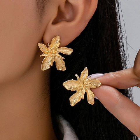Blumen Ohrstecker Zinklegierung Mehrlagige Blütenblätter Gebürstetes Gold Elegante Schmuck Für Frauen Mit Edelstahl Ohrstecker